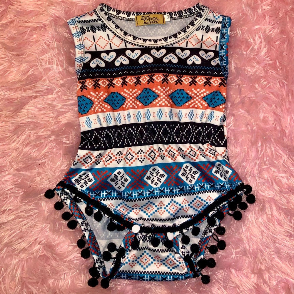 Beautiful boutique romper with poms - Picture 1 of 4